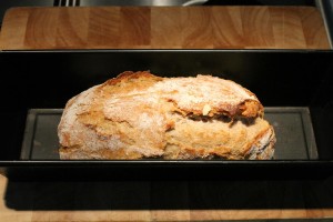 Dagasztás nélküli kenyér sütése