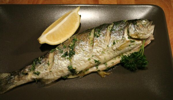 Sült pisztráng adriai fűszerezéssel