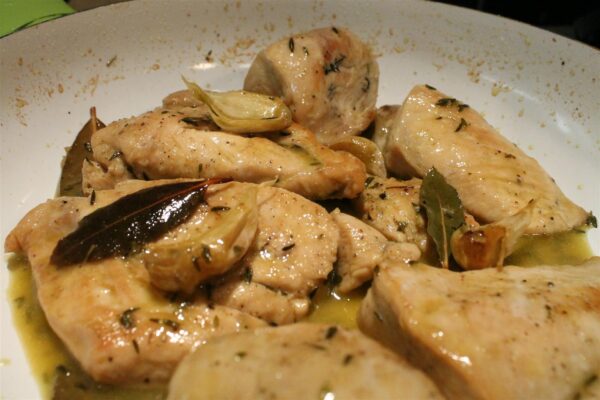 Fokhagymás csirkemell (pechuga de pollo al ajillo)