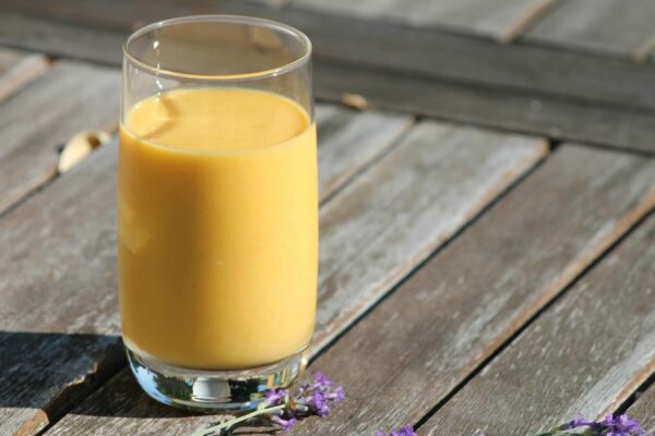 Mango lassi