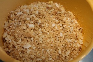 Nanaimo szelet recpet: kekszes-kókuszos-diós keverék