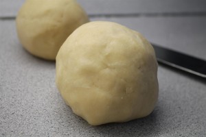 Pate brisee pitetészta készítése: formázz belőle cipókat