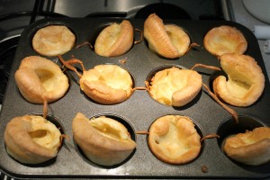 Mini Yorkshire pudingok tepsiben