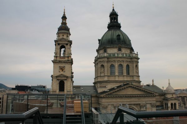 Aria Hotel Budapest High Note SkyBar kilátás Baziliika