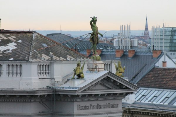 Aria Hotel Budapest High Note SkyBar kilátás Andrássy út