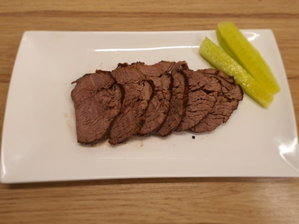 Bélszín egyben sütve szeletelve