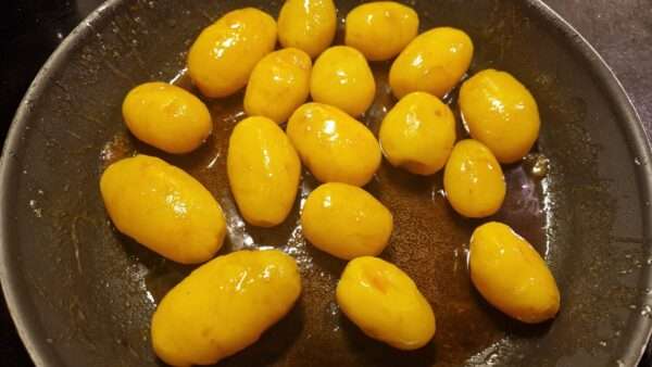 Brunede kartofler készítése 4