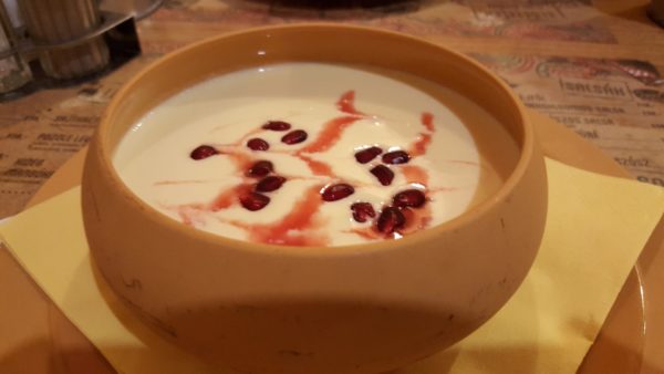 Calavera étterem hideg mangókrémleves