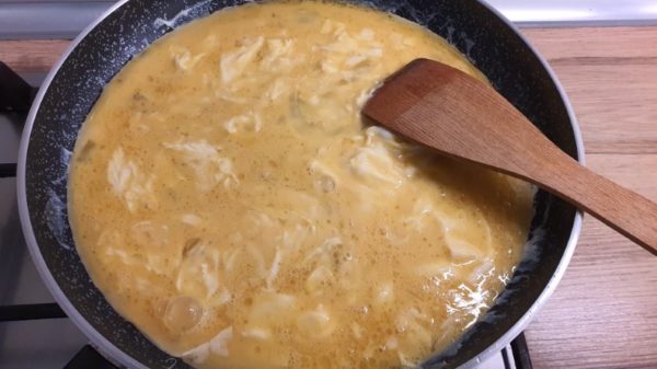 Cheddar sajtos rántotta készítése 1
