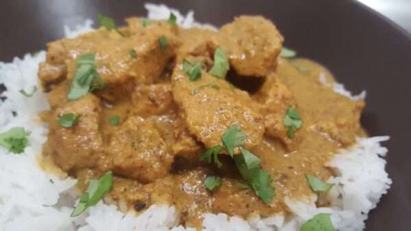 Csirkemell csíkok indiai szószban