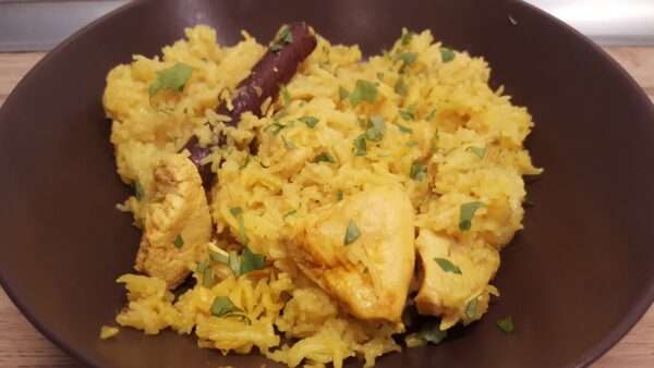 Egyszerű biryani csirkemelből