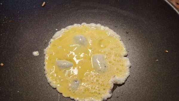 Garnélás sült rizs készítése 2