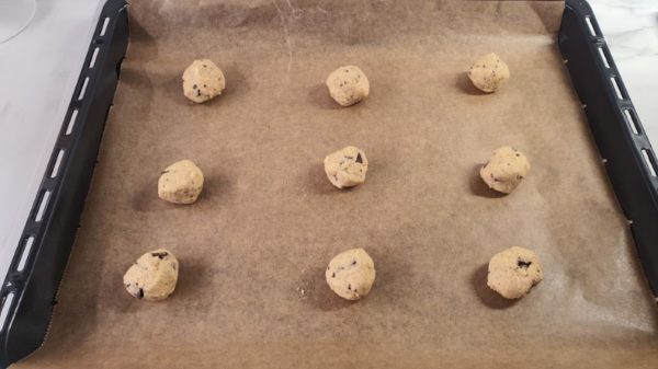 Gluténmentes csokidarabos keksz készítése 5