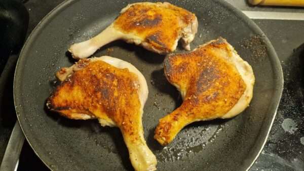 Grill kacsacomb elősütése serpenyőben 2