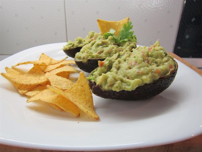 Guacamole tortilla chipsszel