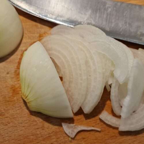 Hagyma szeletelése