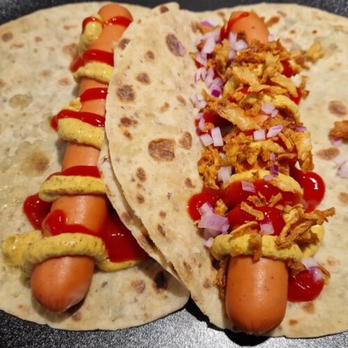 Hagyományos norvég pølse i lompe