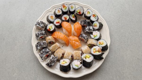 Házi sushi tál