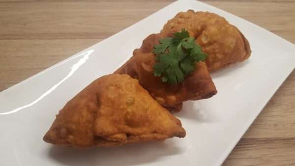 Indiai töltött zöldséges táska