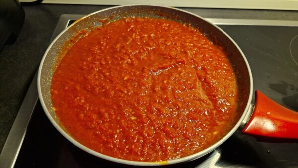 Izraeli shakshuka készítése 2