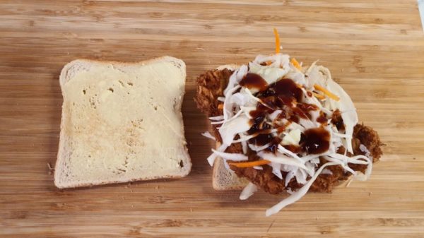 Japán rántott húsos szendvics készítése 6