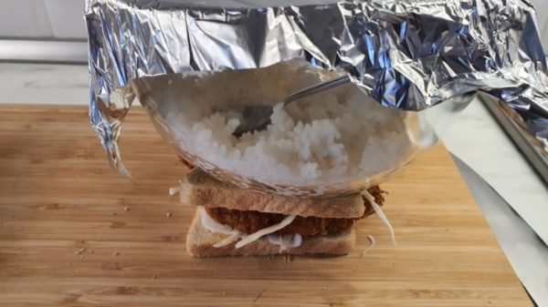 Japán rántott húsos szendvics készítése 8