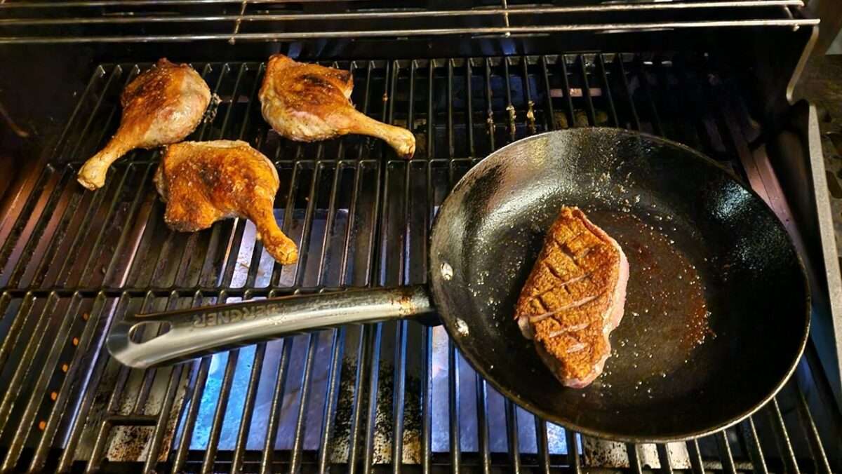 Kacsacomb és kacsamell sütése grillen