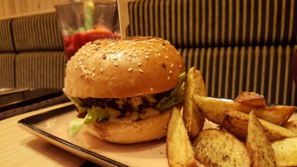 Központ Bisztró füstös burger