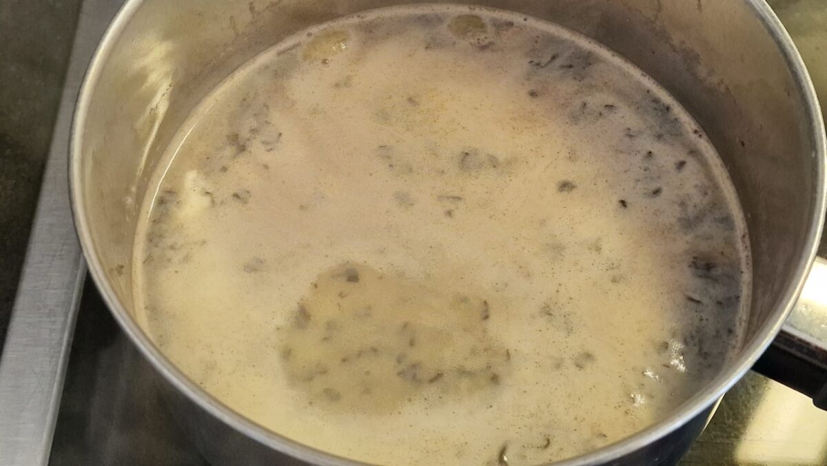 Masala chai főzése tejjel