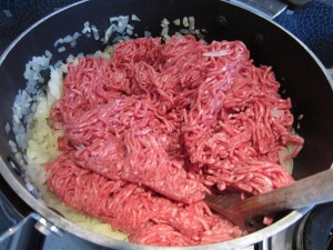 Muszaka recept: hagyma, darált hús