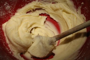 Pâte sucrée készítése: vaj és porcukor