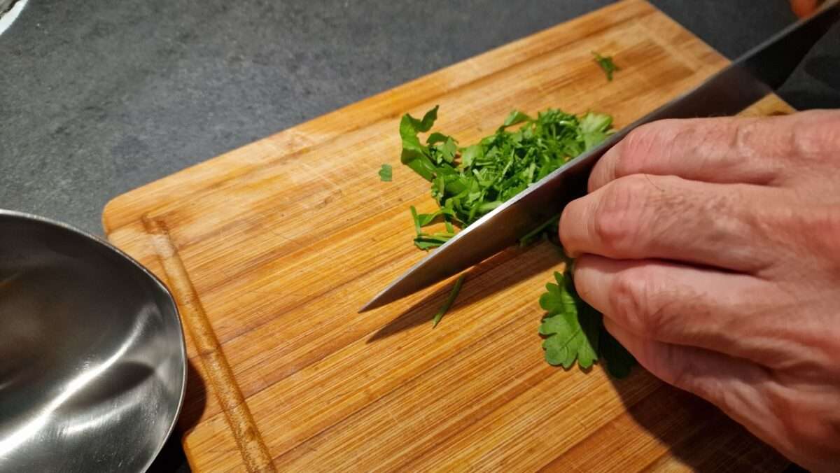 Petrezselyem szeletelése