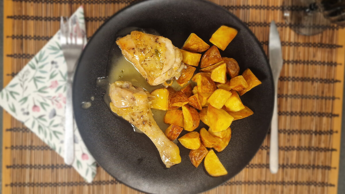 Pollo al ajillo felülről