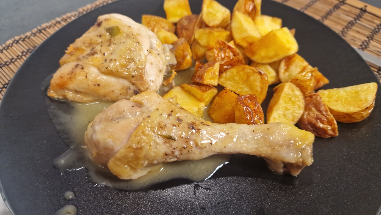 Pollo al ajillo