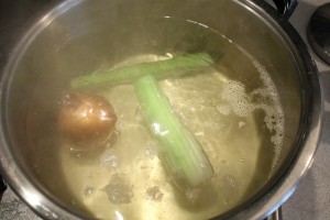 Forró víz és zöldségek