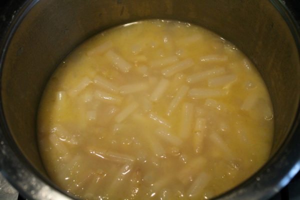 Spárgakrémleves készítése 4 - puhára főtt spárga
