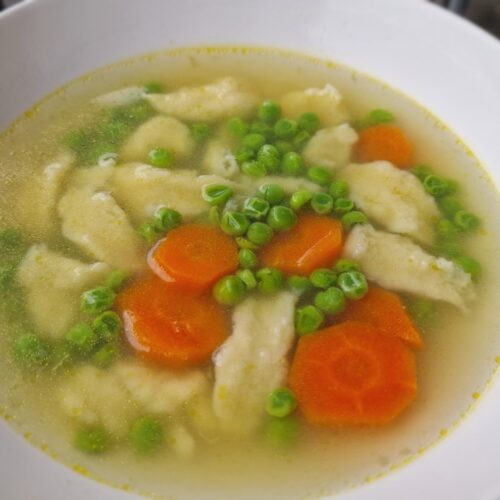 Zöldborsóleves gluténmentes galuskával