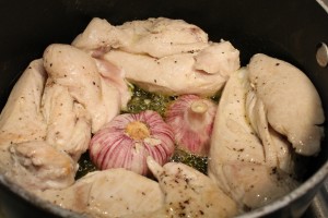 Zsályás csirkemell: pirítsd meg a csirkét olívaolajban